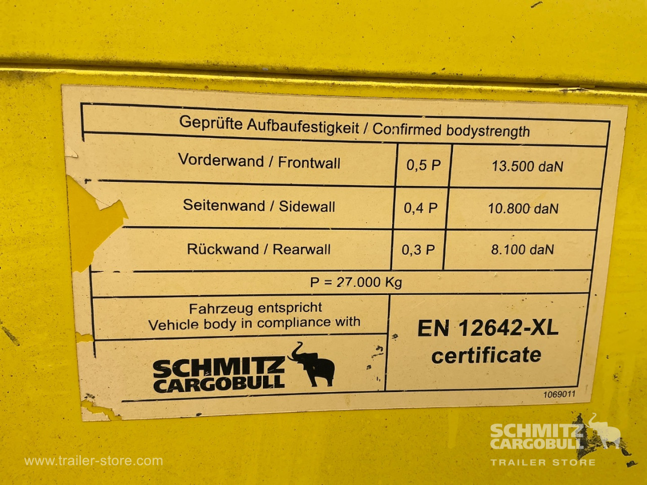 Schmitz Semi Curtainsider Mega