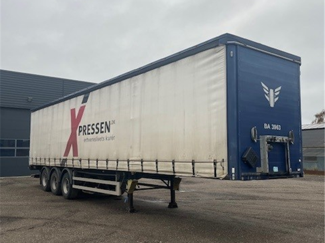 Danson Trailer Curtainsider + Sliding Roof