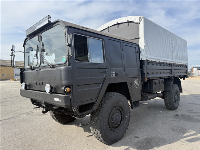 MAN 5 To KAT MIL 4x4 opb. studenterkørsel