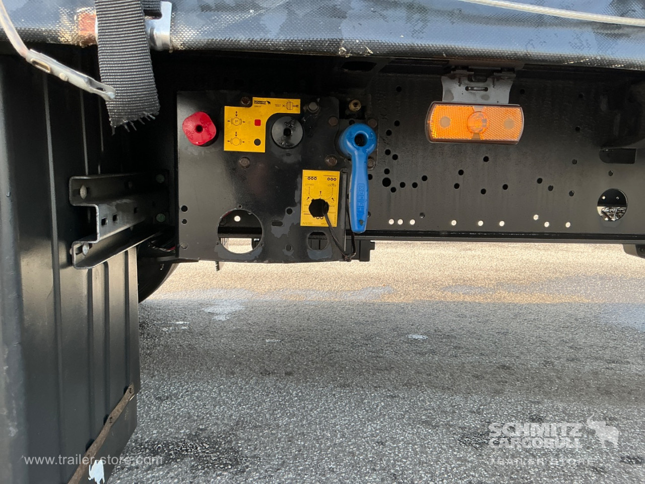 Schmitz Semi Curtainsider Mega