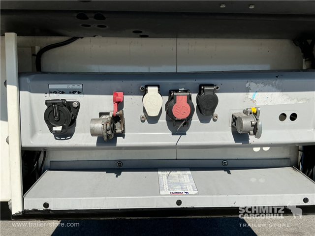 Schmitz Semi Reefer Meat hanging system