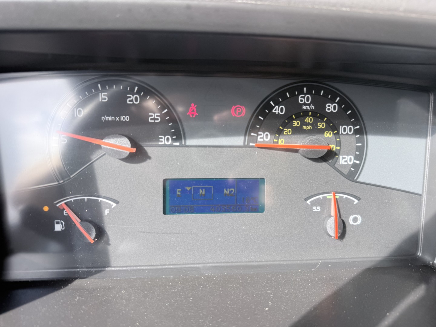 Volvo FM 330 7,7 m 4x2 Fragtlad & lift