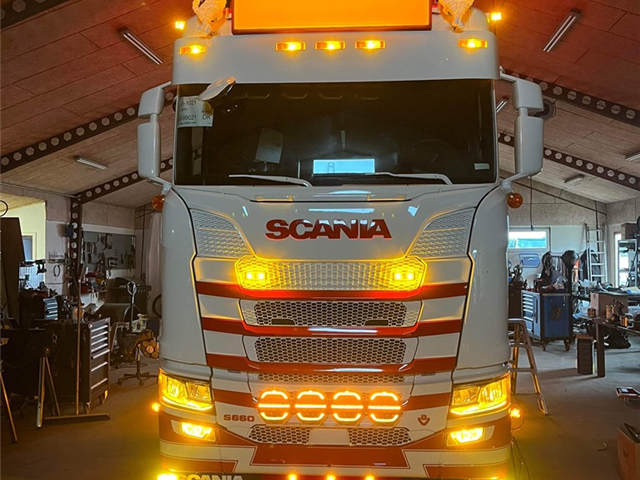 Scania S660 6x2 3150mm Hydr. plysset