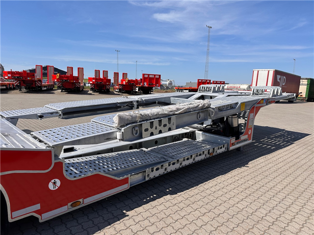 Kässbohrer 3 aks. Trucktransporter