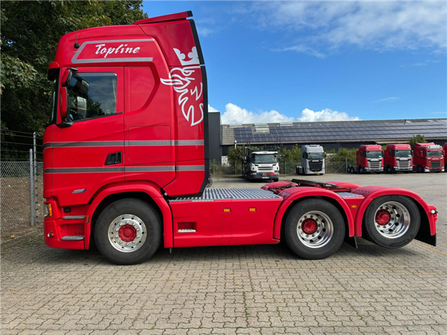 Scania S 560 A6x2NB