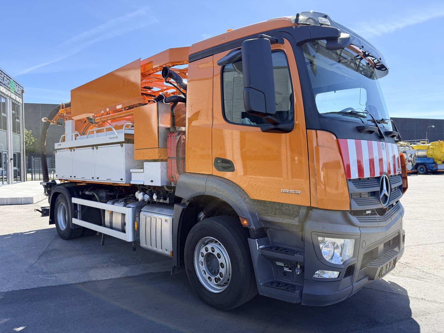 Mercedes Actros 1833 4x2 Bucher FlexLine C60