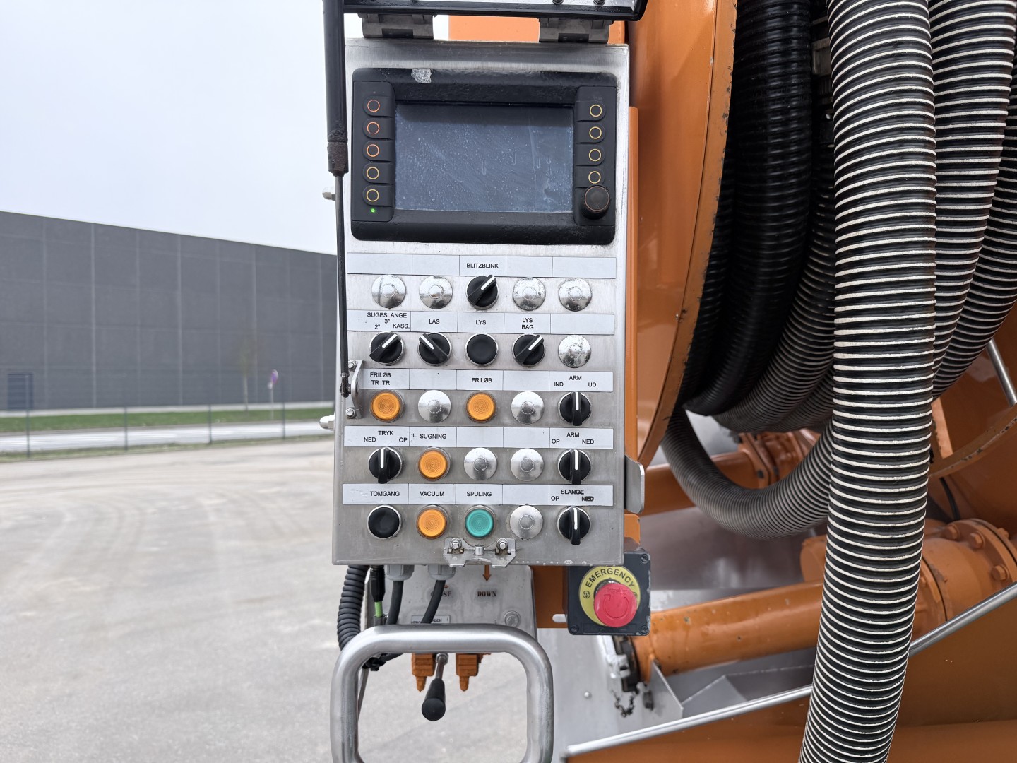 Mercedes Actros 1833 4x2 Bucher FlexLine C60