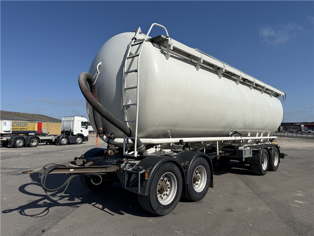 Jilko P4T30 4 akslet 42 m3 Alu Silotank