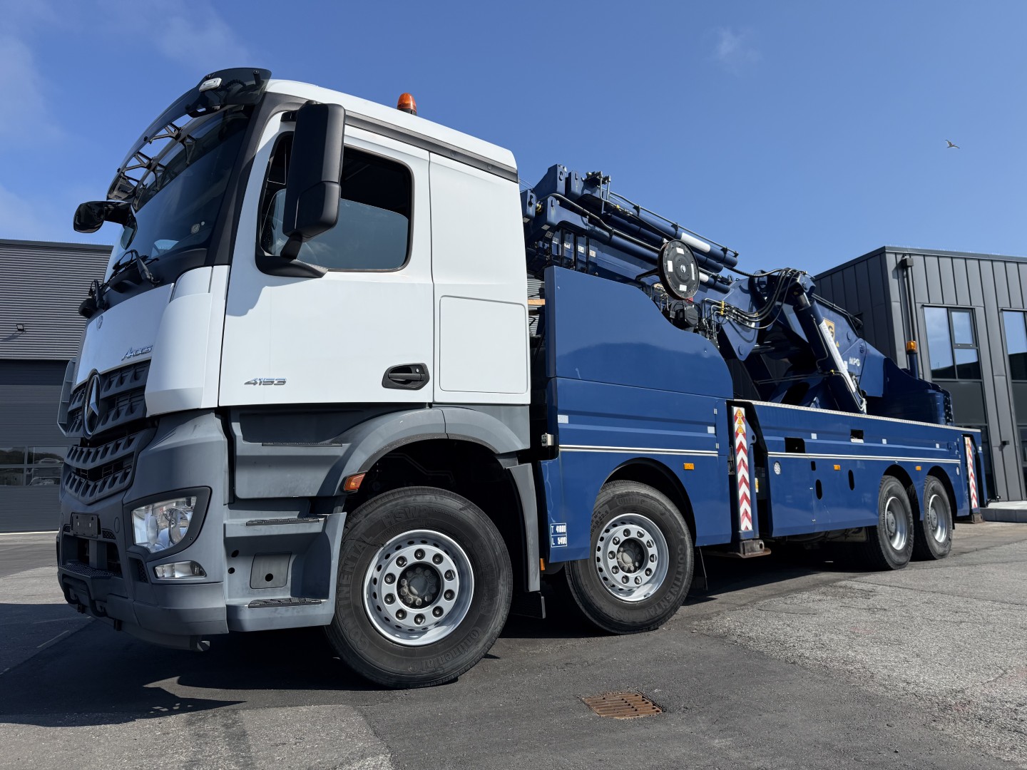 Mercedes Arocs 4153 8x4 MPG 220 TM7
