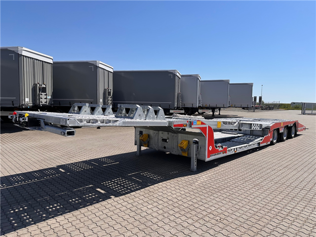 Kässbohrer 3 aks. Trucktransporter