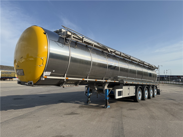 Burg VM Tarm 4 akslet 33.000 L Rustfri 2 rums Tanktrailer med Vogelsang pumpe
