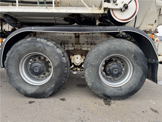 MAN 35.464 8x8 Hvidtved Larsen 9000 L