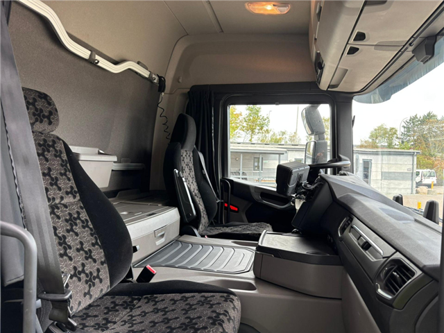 Scania P 280 B4x2NB Cooling