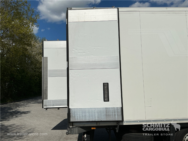 Schmitz Semi Reefer Meat hanging system