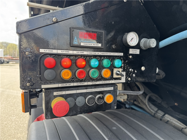 Scania P450 8x2*6 Hvidtved Larsen FlexLine 414 ADR