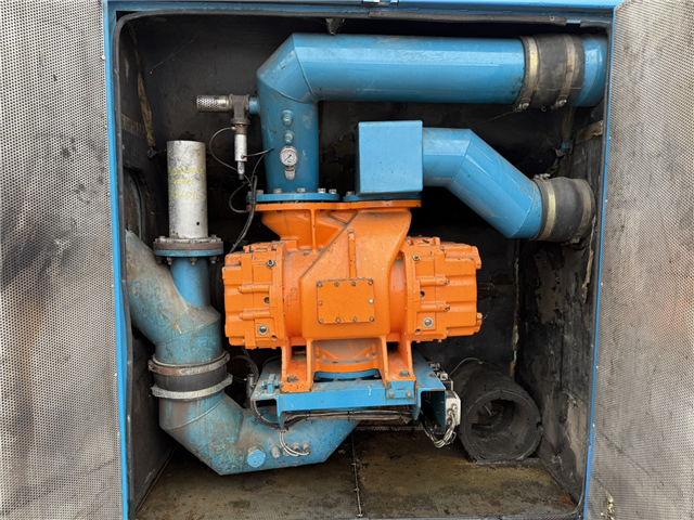 Mercedes Actros 4140 8x4 KOKS MEGAVAC 8000 ADR 13.500 l. Tørsuger