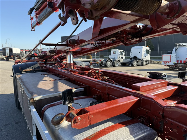 Iveco EuroTech Cursor 190E31 4x2 Hejs / Kran HMF 1060 B3