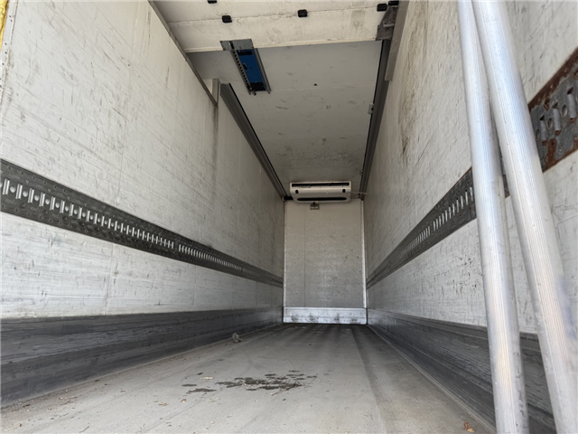Iveco EuroCargo 180E32 4x2 Schmitz / Thermo King T-1200R Spectrum