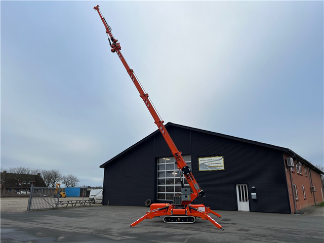 Jekko Minikran SPX527 med spil, fly-jib og glasmanipulator