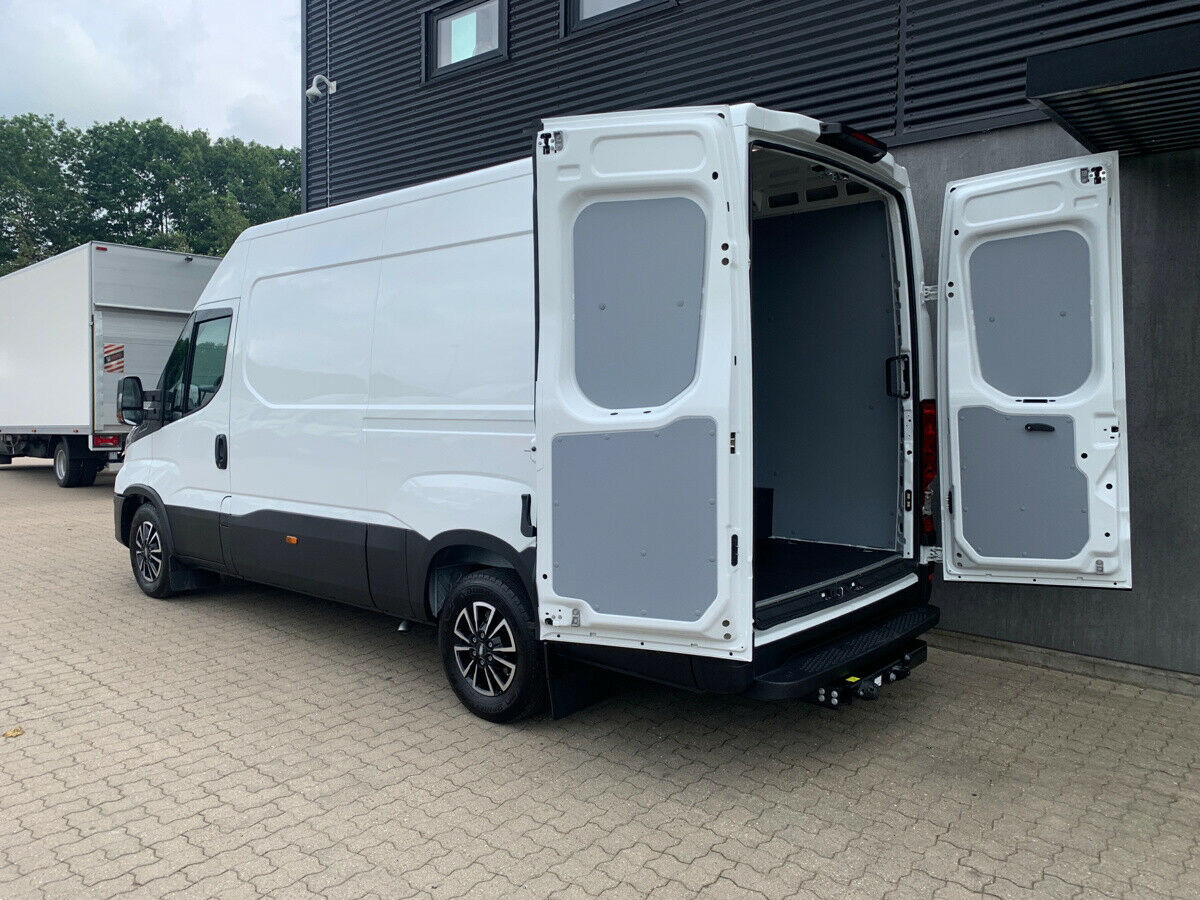 Iveco Daily 35S16A8 12m3 Aut.