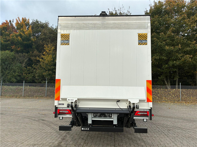 Scania P 250 B4x2NB Boks/lift