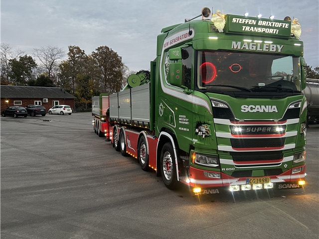 Scania R650 8x2*6