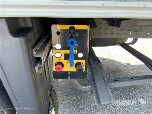 Schmitz Semi Reefer Meat hanging system