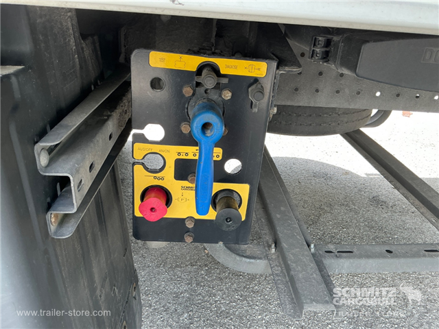 Schmitz Semi Reefer Meat hanging system