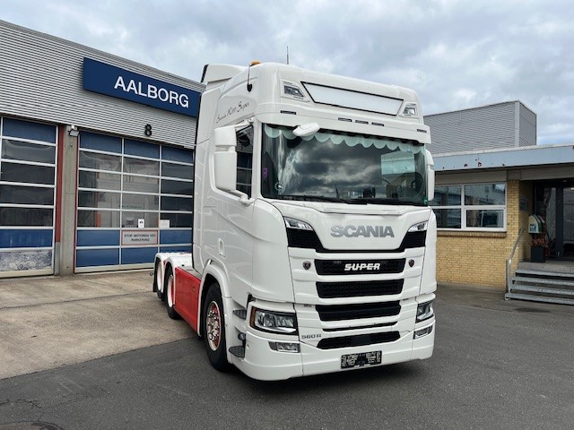 Scania R560