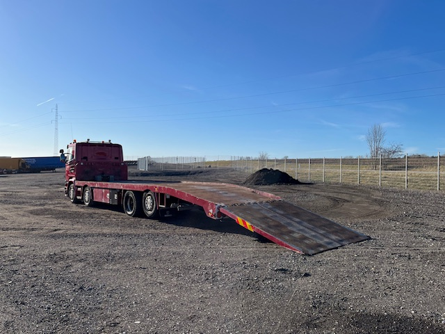 Scania G410 8X2*6 Knæklad – Machinetransporter