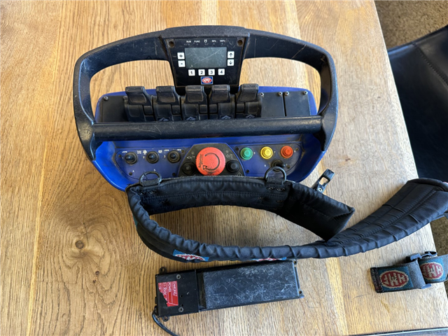 HMF 2120 K4 Fjernbetjening / Kran