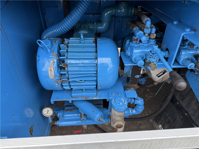 Mercedes Actros 4140 8x4 KOKS MEGAVAC 8000 ADR 13.500 l. Tørsuger