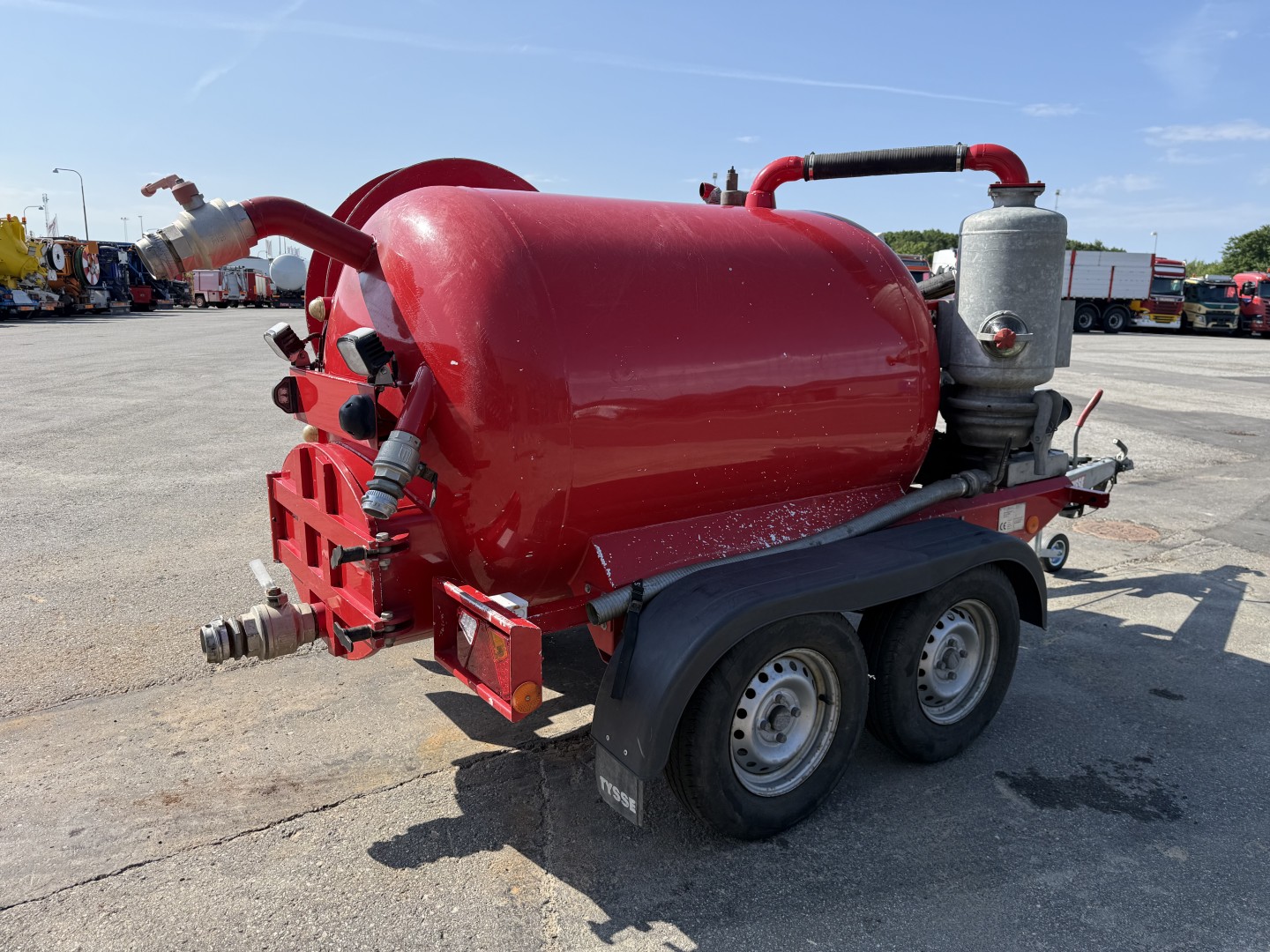 Diverse Tysse Nomek Minislamsuger / 1500 L Rustfri tank Trailer