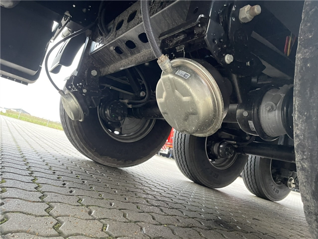 Kässbohrer 3 aks. gardintrailer m. truckbeslag