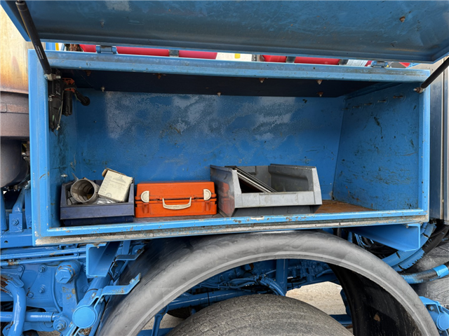 Mercedes Actros 4140 8x4 KOKS MEGAVAC 8000 ADR 13.500 l. Tørsuger