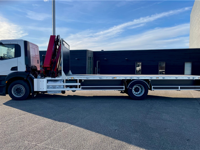 Iveco S-WAY AD190S34-E6e/FP Stillads