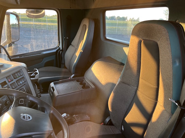 Volvo FM 330 6X2*4 Maskintransporter – Knæklad