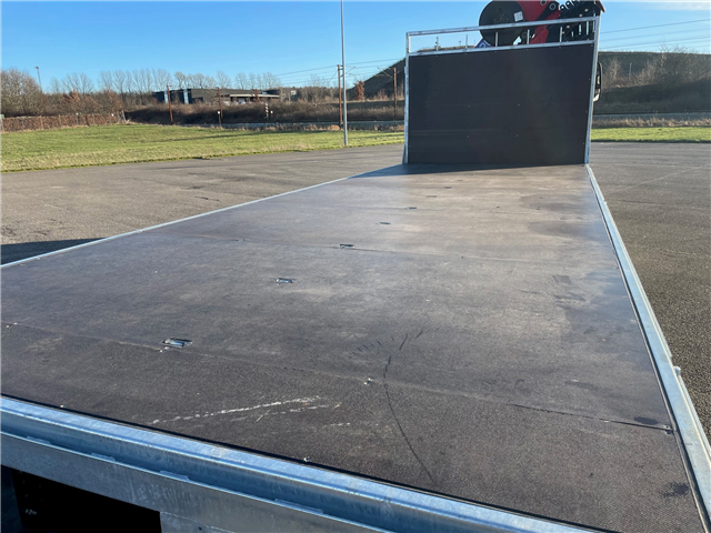 Iveco S-WAY AD190S34-E6e/FP Stillads