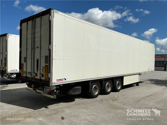 Schmitz Semi Reefer Meat hanging system