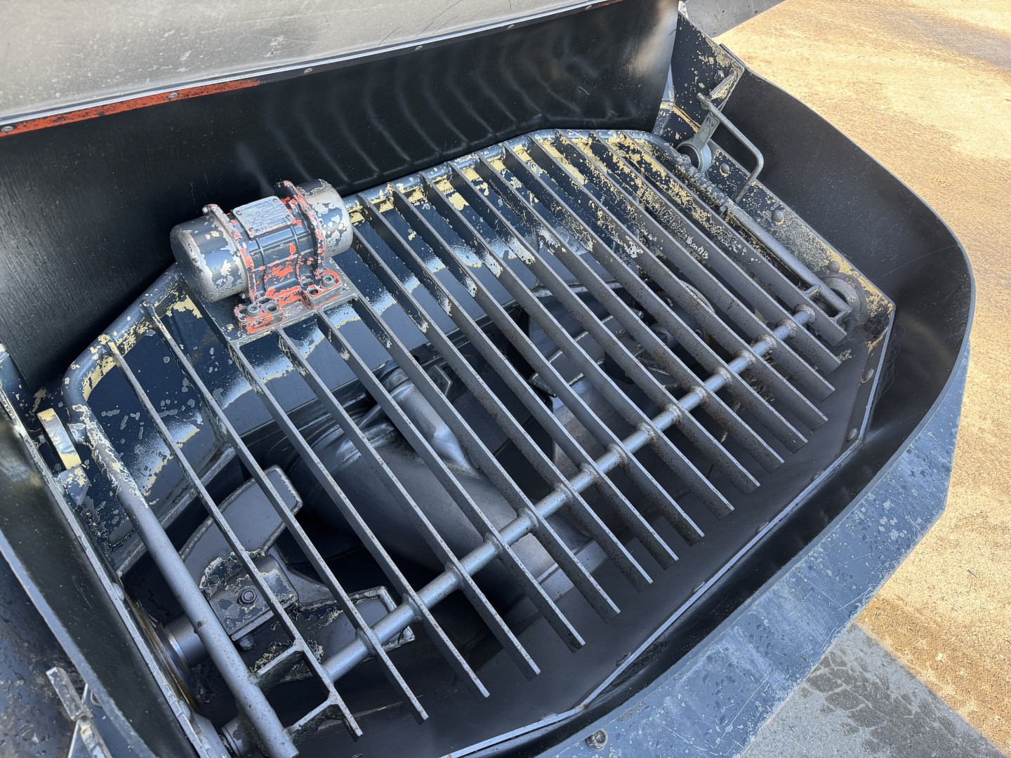 Scania P410 6x4 Liebherr THP 140 H 24 M4 XH Betonpumpe