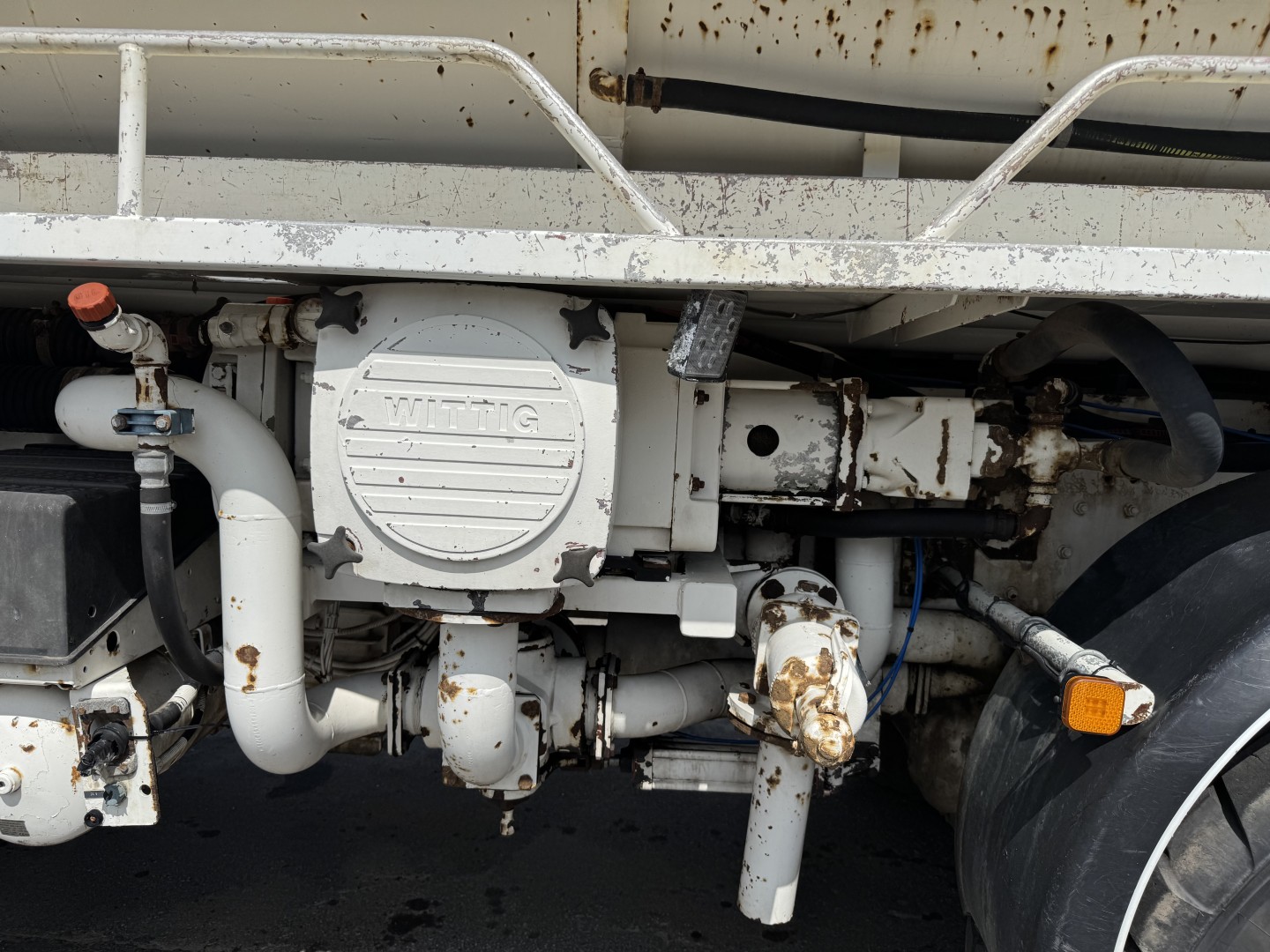 MAN 35.464 8x8 Hvidtved Larsen 9000 L
