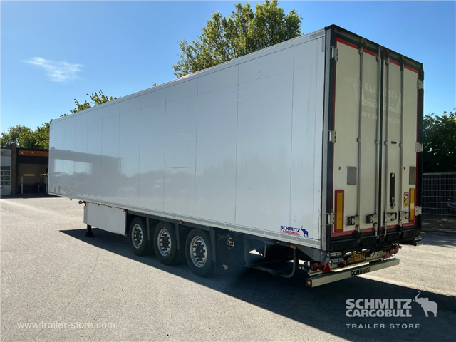 Schmitz Semi Reefer Meat hanging system