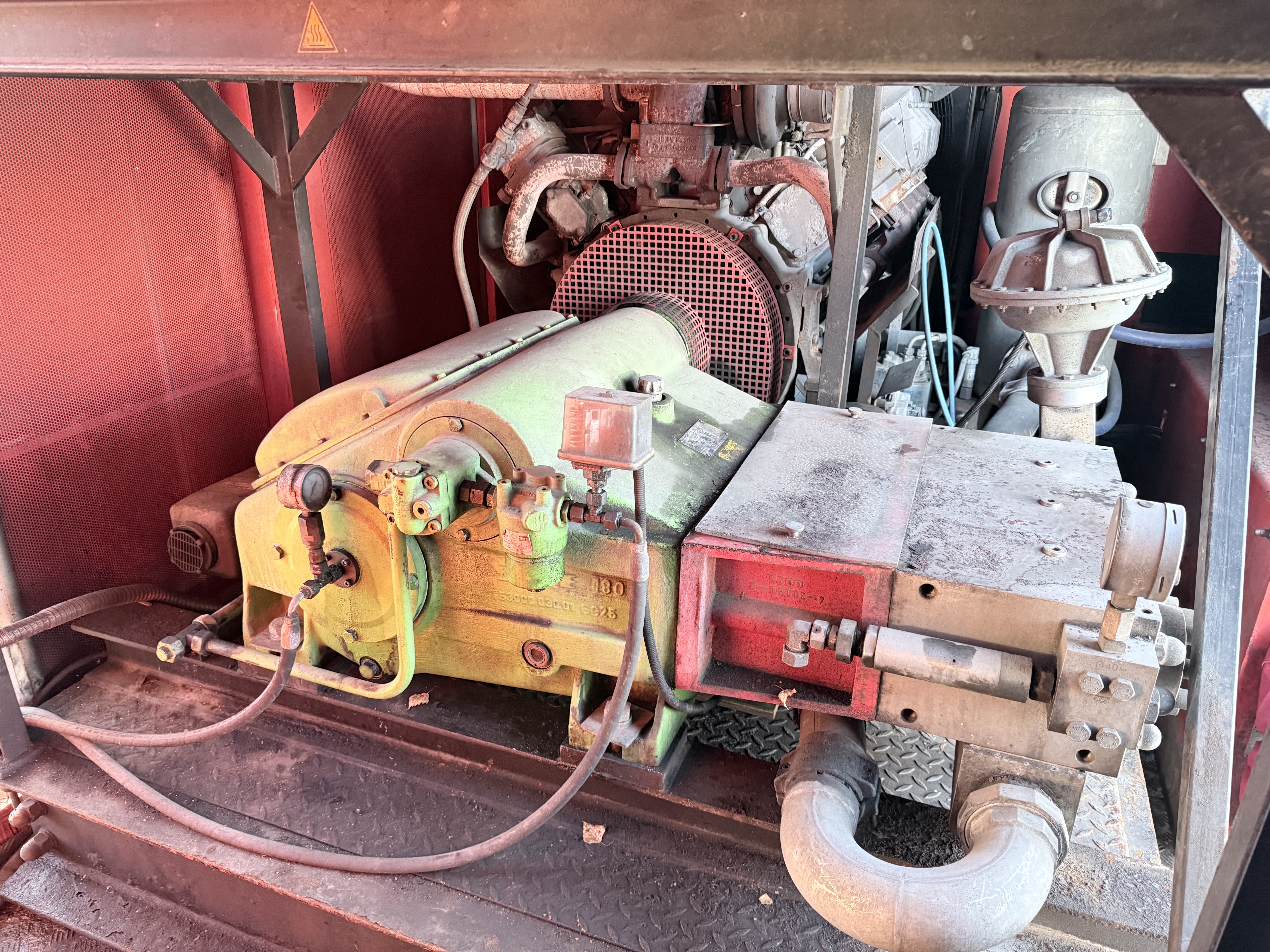 Krone 3 akslet Boxtrailer 1000 bar højtryksanlæg med Kamat pumpe 186 L/min. Deutz V8.