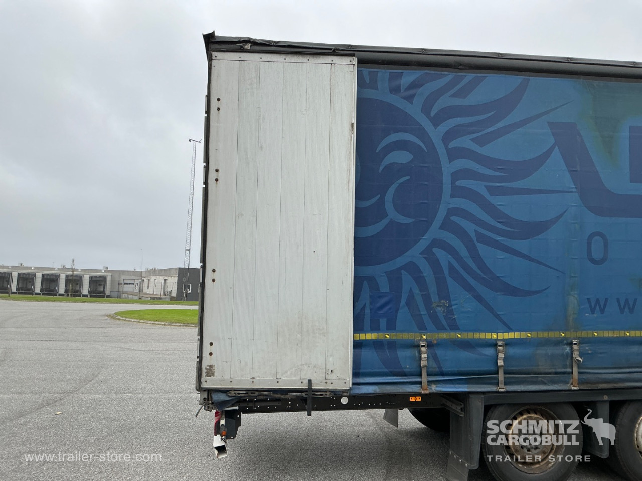 Schmitz Semi Curtainsider Mega