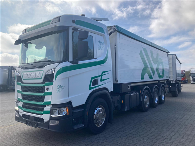 Scania R 500 B8x2/4NB w. tip incl. hanger