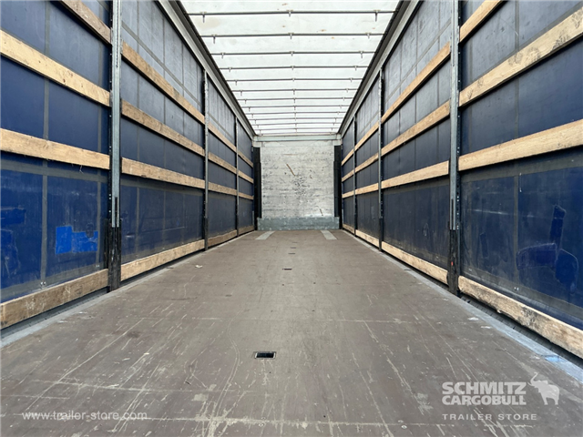 Schmitz Semi Curtainsider Standard