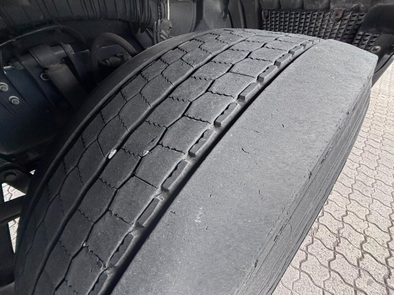 Scania R 560 A6x2NB