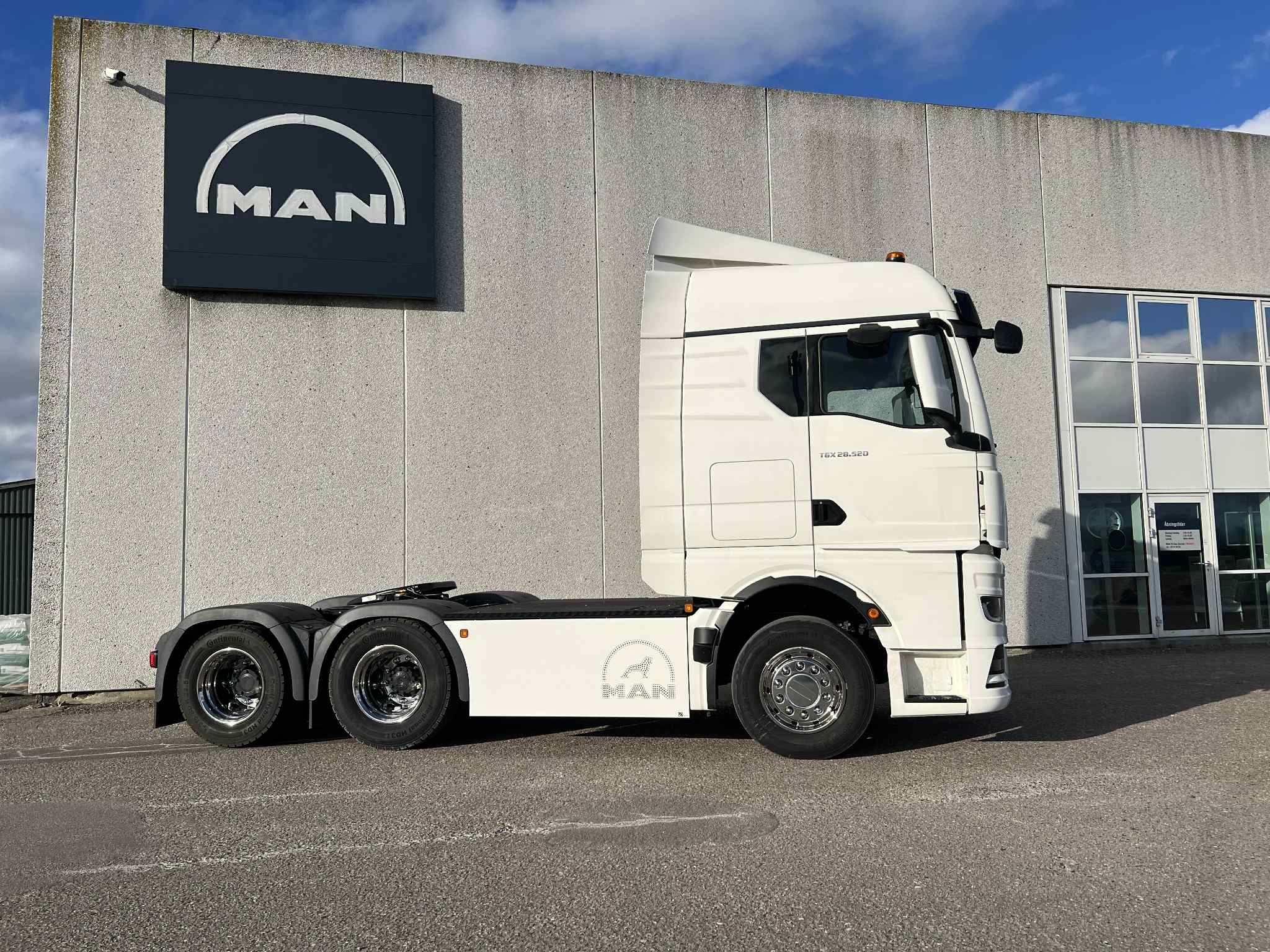 MAN TGX 28.520 6×2-2 BLS