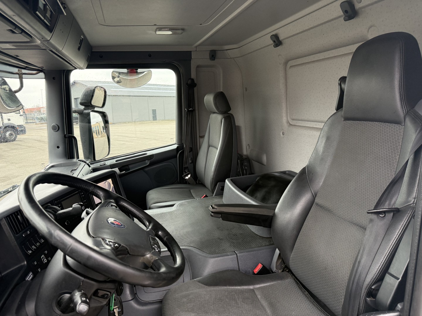 Scania P320 6x2*4 Carrier Supra 1250 Mt 9.65 m. kasse