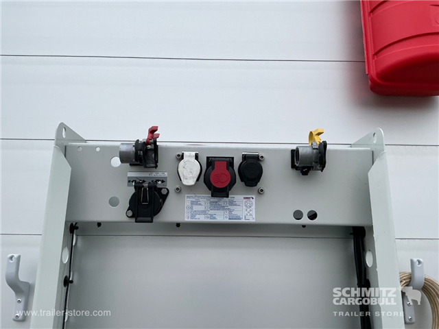 Schmitz Semi Curtainsider Mega